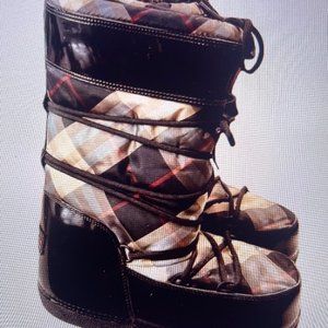 Burberry Nova Check Plaid Moon Boots Snow After Ski "Apres Ski" 7/9